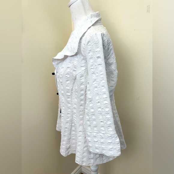 NWT IC by Connie K White Button Down Woman's M Blouse - Picture 4 of 8